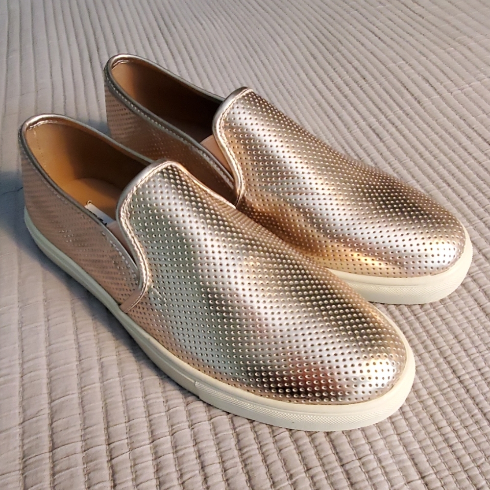 Steve Madden Ezeke Perforated SlipOns
